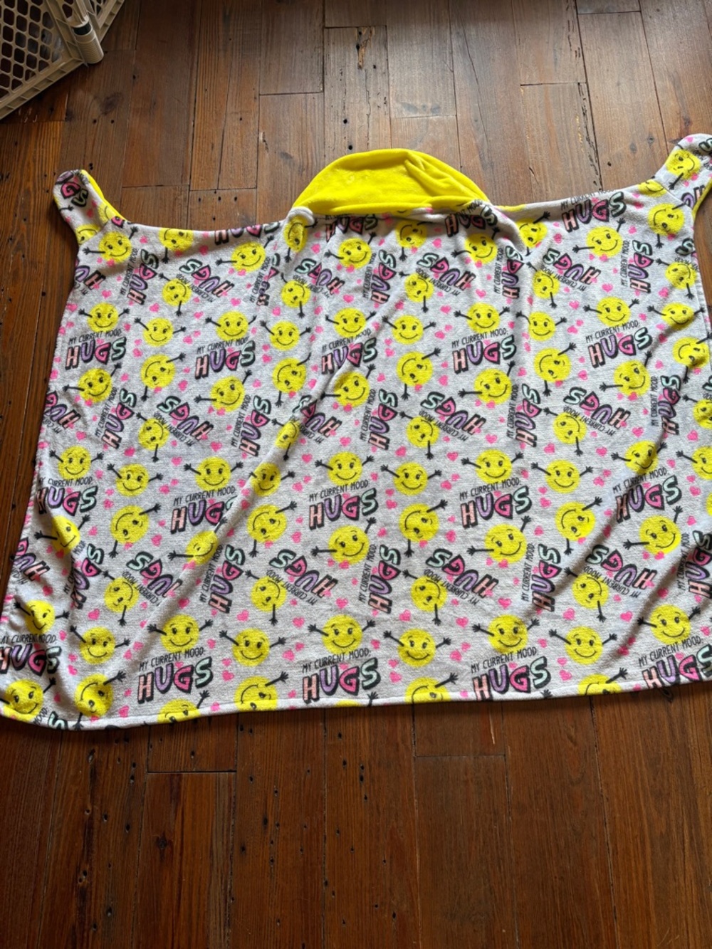 Smiley Face Hooded Kids Blanket - Yellow & Pink